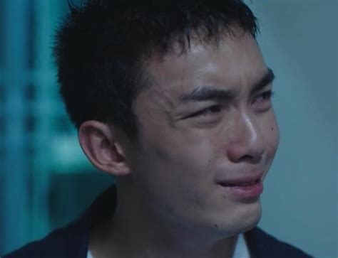 吴磊的哭戏绝了，哭到最伤心时的表情，原谅我带着眼泪笑了|吴磊|哭戏|伤心_新浪新闻