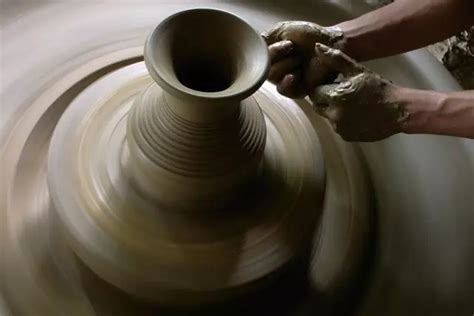 分享|拉坯工艺-景德镇水流星陶瓷文化传播有限公司