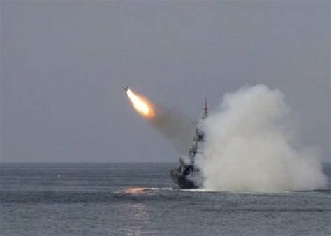 俄4艘军舰发射26枚巡航导弹轰炸IS(图)_手机凤凰网