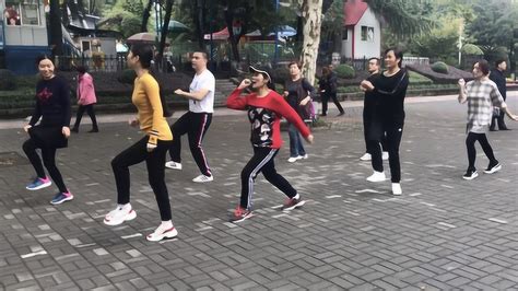 北京吉特巴《情路弯弯》节奏动感，舞步欢快，星期八舞蹈队_凤凰网视频_凤凰网