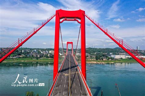 四川泸州：绿化扮靓立交桥-人民图片网