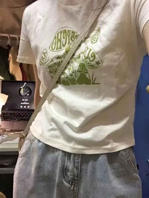 正肩短袖t恤女夏季新款设计感小众洋气独特别致又甜又辣上衣短款 - 三坑日记