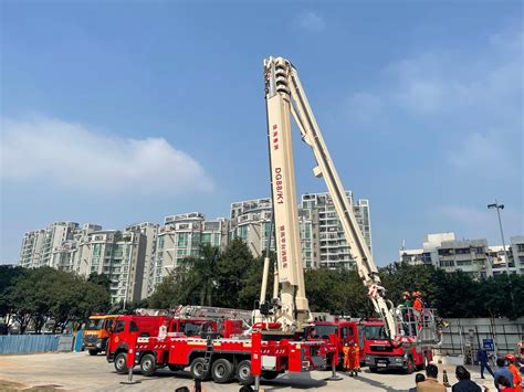 88米登高平台消防车落户香洲区 全国仅有7台