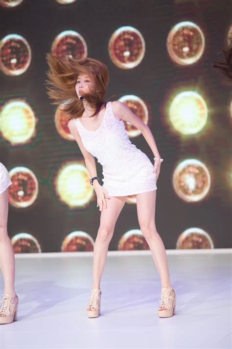 2013年成都车展 现代展台 韩国组合热舞|摄影|人像|RynRui静 - 原创作品 - 站酷 (ZCOOL)