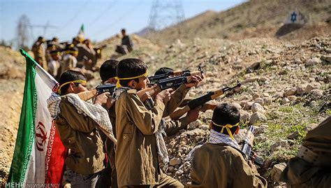 美国对伊朗实施新一轮制裁：你们招募训练儿童军|界面新闻 · 天下