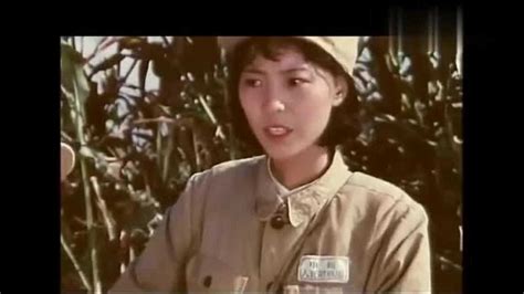 1980年的老电影《女兵》相信很多人都没有看过倪萍的演技是真的棒