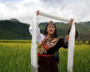 “看花节“嘉绒藏族献哈达 图片 | 轩视界