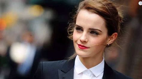 艾玛·沃特森(Emma Watson)的读书照 - 金玉米 | 专注热门资讯视频