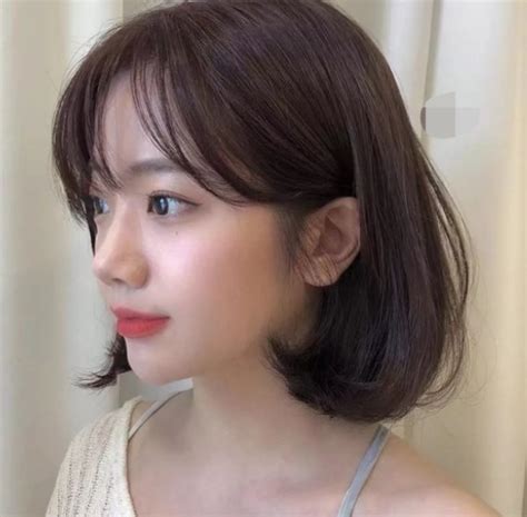 又酷又温柔短发女生头像