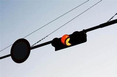 交通信号灯黄灯表示什么-有驾