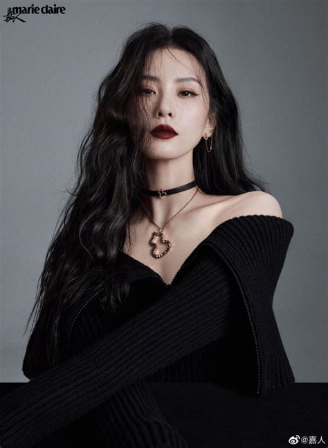 黑暗系妆容甜美女生头像