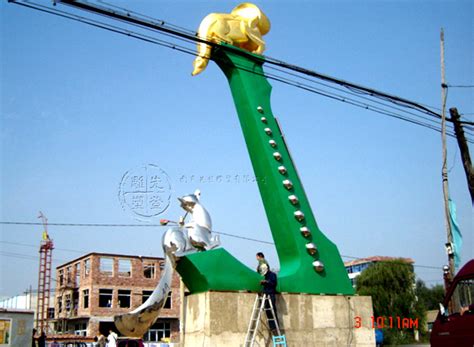 辽宁刘二堡不锈钢雕塑贴金箔雕塑-城市雕塑-南京先登雕塑公司