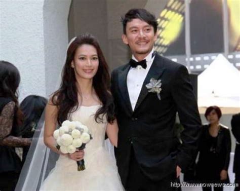 49岁张震岳举行婚礼，他妻子的表姐竟是歌手A-Lin - 明星 - 冰棍儿网