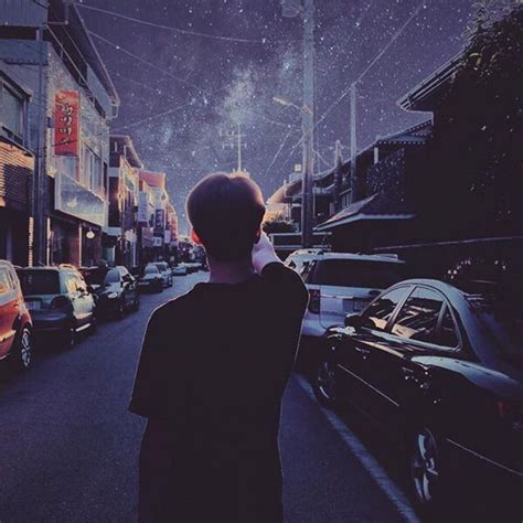 夜空下孤单的男生背影唯美壁纸图片(2)_可爱图片