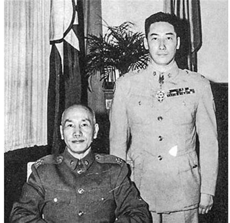 1955年少将装甲兵司令蒋纬国被兵匪拦路抢劫内情_凤凰网