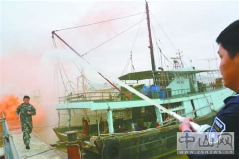 1号渔船海洋高清图片下载-正版图片320148217-摄图网