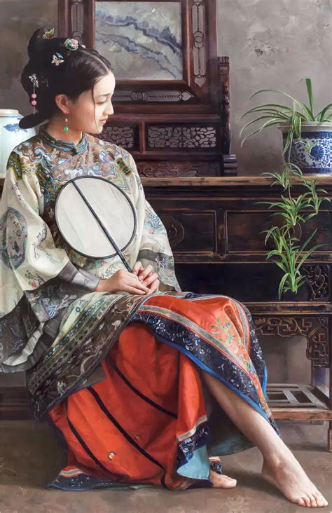 王明月笔下的中国古代女性油画，画中女性具有东方女子的含蓄之美