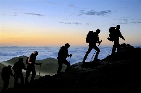徒步旅行,黄昏,体育团队,山顶,极限运动,高处,山,团队,山脉,人群,摄影素材,汇图网www.huitu.com