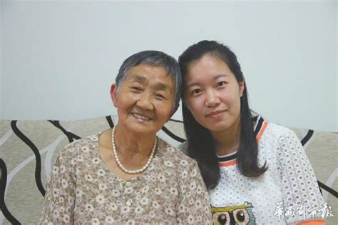 她被称为中国的神仙奶奶 做模特、拍广告、穿泳衣86岁了依然像18岁少女！