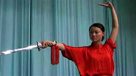 二、收势（接剑收势）|杨式传统五十八式太极剑动作图解|武术世家