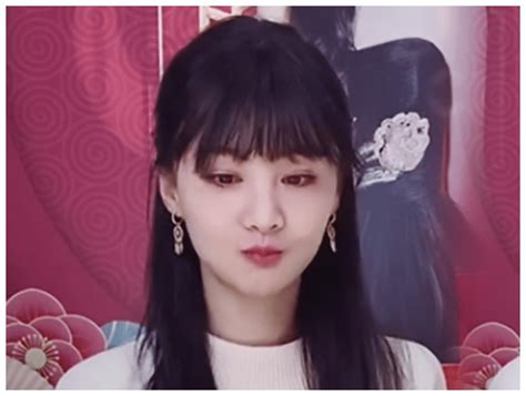 小郑小郑颜值超正图片 小郑小郑颜值超正图片