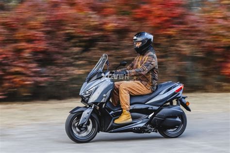 2021年买的第N辆摩托车，雅马哈XMAX300终于提车了_凤凰网视频_凤凰网