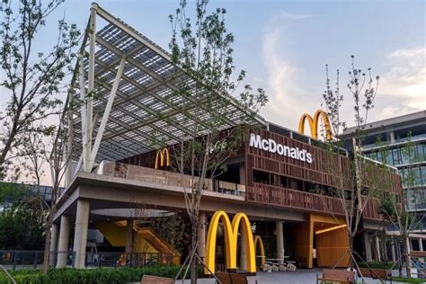 麦当劳“未来智慧”餐厅在北京开业了 未来还会有更多|界面新闻 · 商业