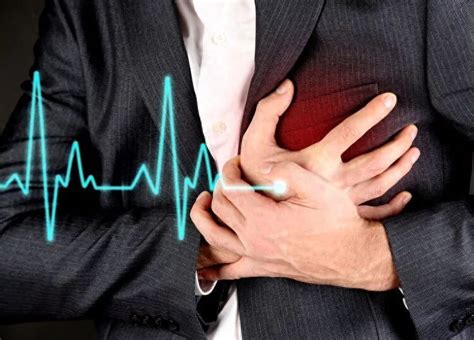 胸口突然“刺痛”几秒，是猝死前兆还是心脏病预警？告诉你答案_凤凰网健康_凤凰网