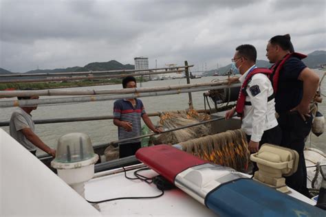 海南省海洋与渔业监察总队打击非法采砂行动纪实