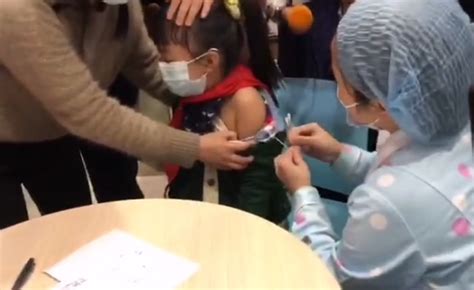 国产宫颈癌疫苗落地四川 9岁女孩接种第一针 - 社会 - 无限成都-成都市广播电视台官方网站