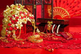 结婚挂红旧风俗说吉利语,中国传统婚礼：挂红祈福，缔造美满姻缘_奇缘阁算命网