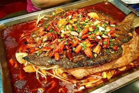 全国“最大”烤鱼惊现福州 近2米重约40公斤-社会民生- 东南网