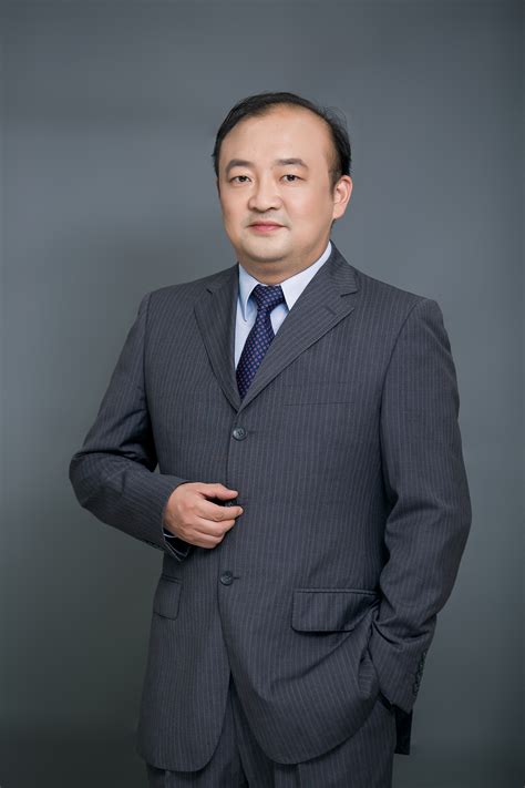 何晔峰 - 专业人员列表 - 上海市海华永泰律师事务所