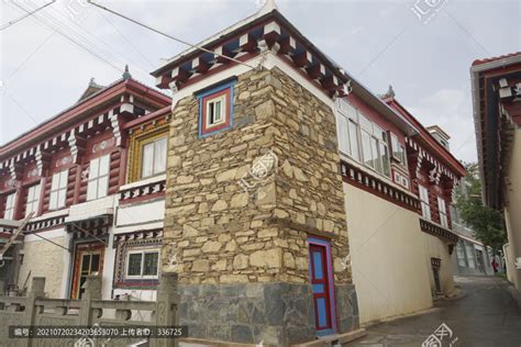 道孚藏民的家高清图片下载-正版图片500391569-摄图网