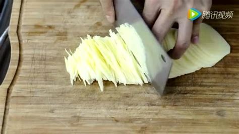 切土豆丝又细又匀的方法，2分钟教会你切土豆丝