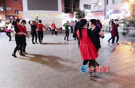跳广场舞被人找“麻烦” 社区小组称有住户投诉 - 民情 - 东南网厦门频道