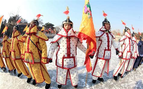 清朝有八旗制度，身份都是高人一等，八旗是如何划分的？_蒙古族_牛录_民族