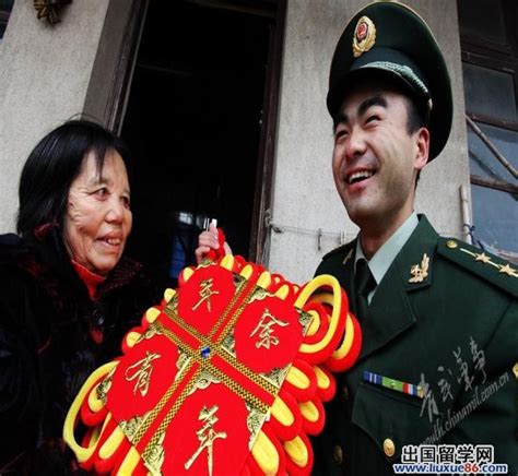 3分钟带您穿越中国海军70年--军事--人民网