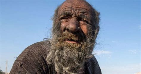 世界上最脏的人60年来首次洗澡，几个月后去世，享年94岁|享年|哈吉|法尔斯省_新浪新闻