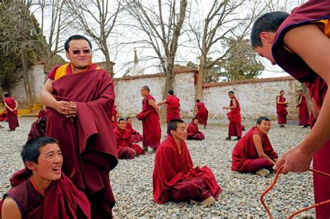 藏族人永不停歇的朝圣之路是升华灵魂的旅途 - 知乎