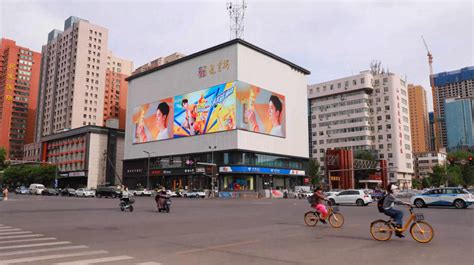 上海三思户外裸眼3D屏成功改造太原亲贤北街 - 知乎