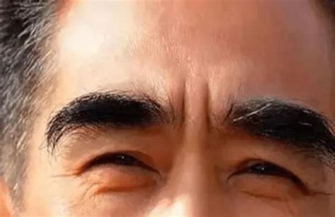 【图】揭秘男士眉毛的画法技巧 多个步骤教你画(2)_男士眉毛的画法_伊秀美容网|yxlady.com