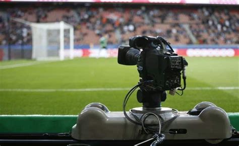 直播的足球比赛图片-正在直播的体育比赛素材-高清图片-摄影照片-寻图免费打包下载