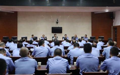 嘉宾：市公安局刑事警察支队政委 于红军--图片资料