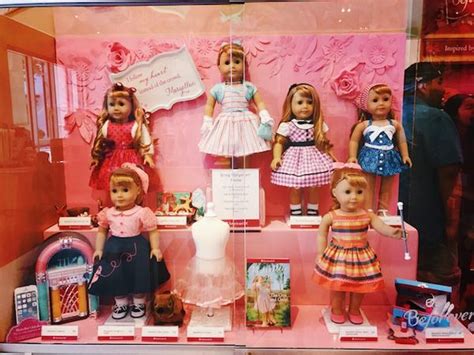 从“芭比娃娃”到“美国女孩”：玩偶背后的时代变迁