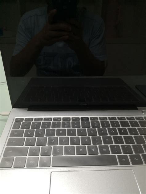 笔记本黑屏，重新开机键盘会亮，屏幕不亮 - Matebook 142019系列 花粉俱乐部