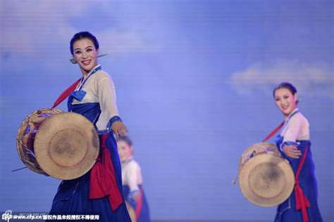 朝鲜艺术团入华演出 美女歌舞成亮点_新浪图片
