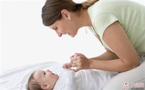 婴儿什么时候开始说话 父母如何帮助宝宝学会说话 _八宝网