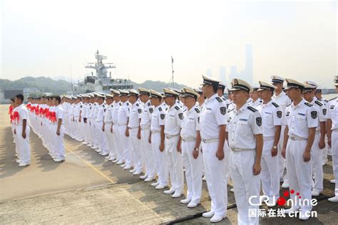 香港回归祖国七周年 4万市民参观驻港部队军营--军事--人民网