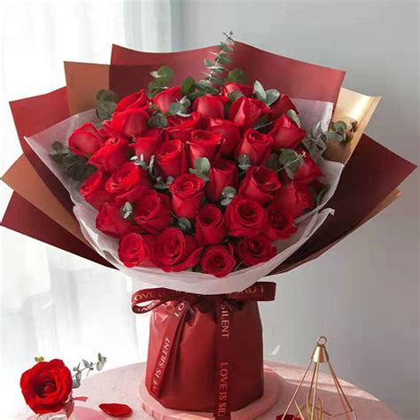 女朋友过生日送多少朵玫瑰花 朋友结婚送花一般送几朵_婚庆知识_婚庆百科_齐家网